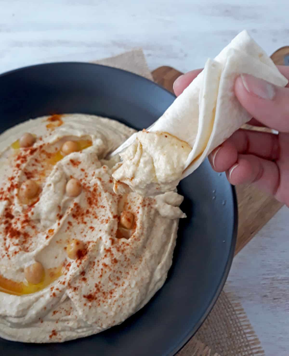 hummus con tortilla