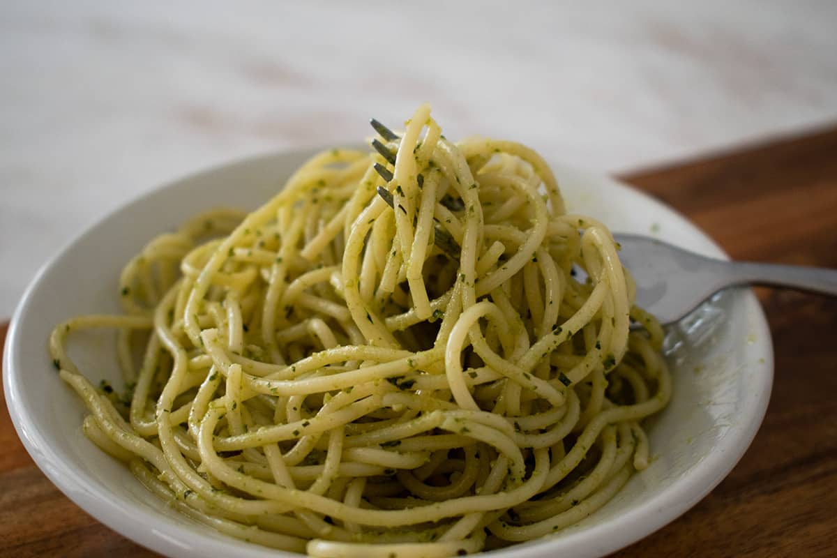 espagueti con pesto