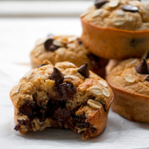 muffins de banana acabados de salir del horno