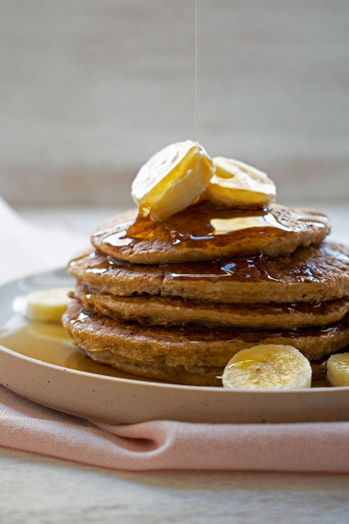 pancakes de avena con bananas y miel de agave