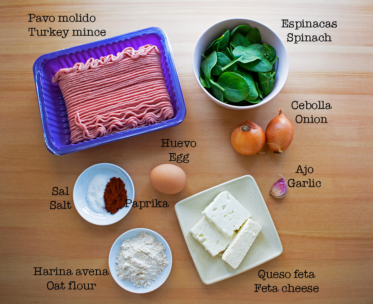 ingredientes para preparar hamburguesas de pavo, espinacas y queso feta