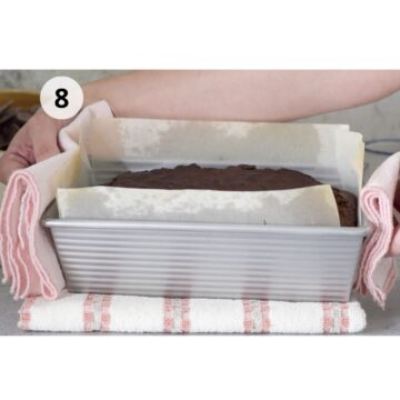 bizcocho de chocolate sin gluten en molde rectangular acabando de salir del horno