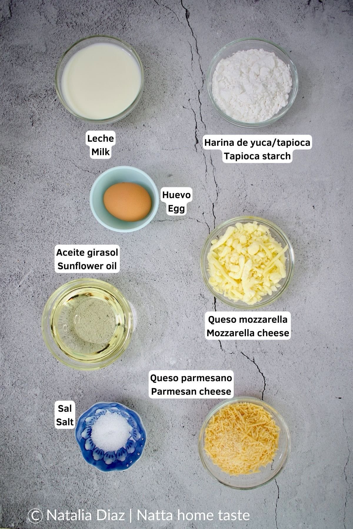 ingredientes para preparar pan de queso brasileño. Leche, harina de tapioca, queso mozzarella, aceite de girasol, huevo, sal 
