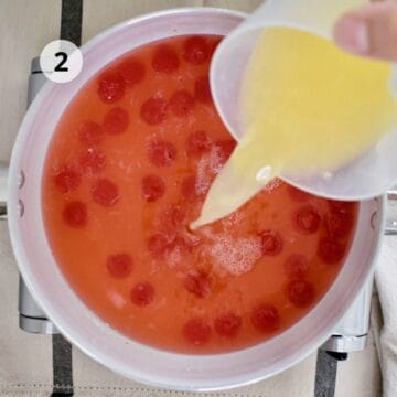 olla con syrup de cerezas y zumo de limón